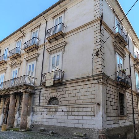 كوزنسا Dimora Storica Giostra Vecchia - Palazzo Grisolia 1809 المظهر الخارجي الصورة